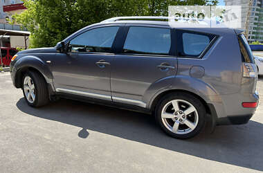 Mitsubishi Outlander XL  2008