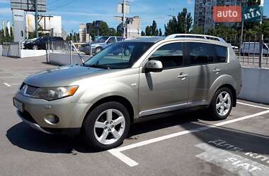 Mitsubishi Outlander XL  2008