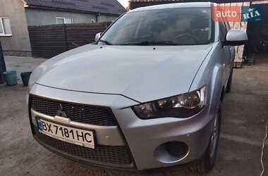 Mitsubishi Outlander XL  2010