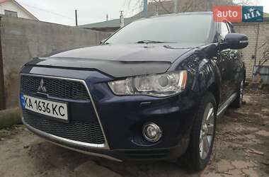Mitsubishi Outlander XL  2010