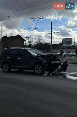 Mitsubishi Outlander XL  2008