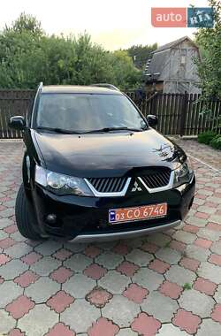 Mitsubishi Outlander XL  2009