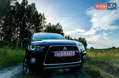 Mitsubishi Outlander XL  2012