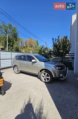 Mitsubishi Outlander XL  2008