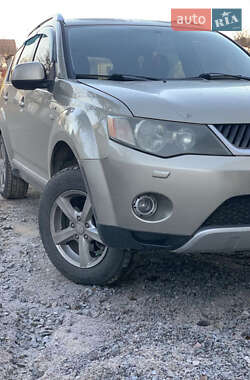 Mitsubishi Outlander XL  2007