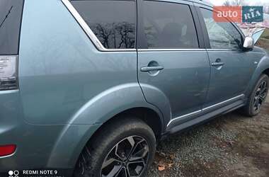Mitsubishi Outlander XL  2009