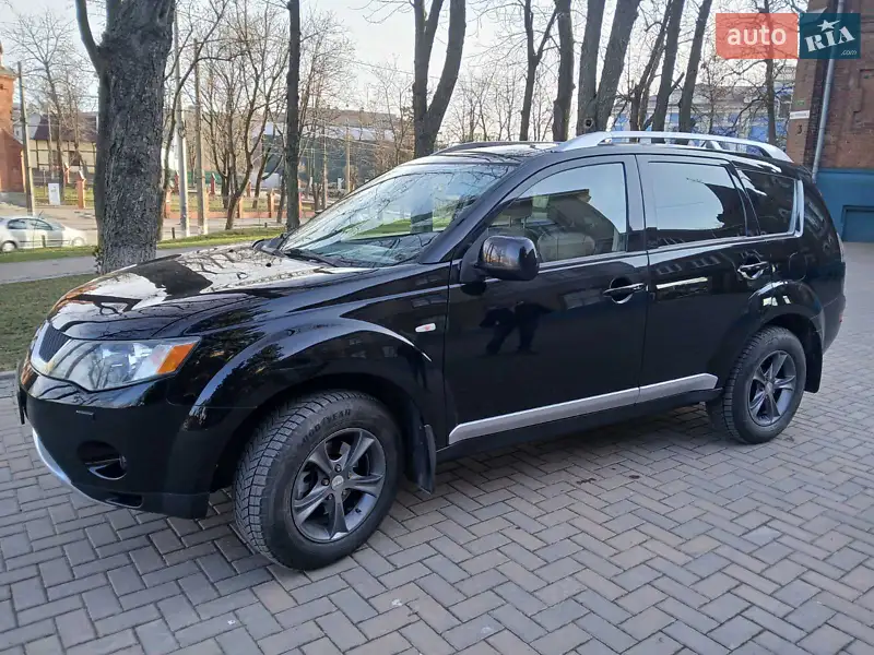 Mitsubishi Outlander XL