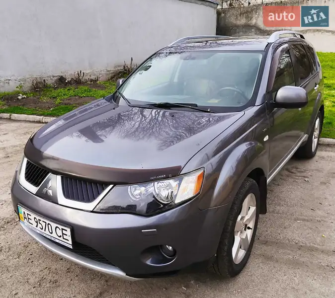 Mitsubishi Outlander XL