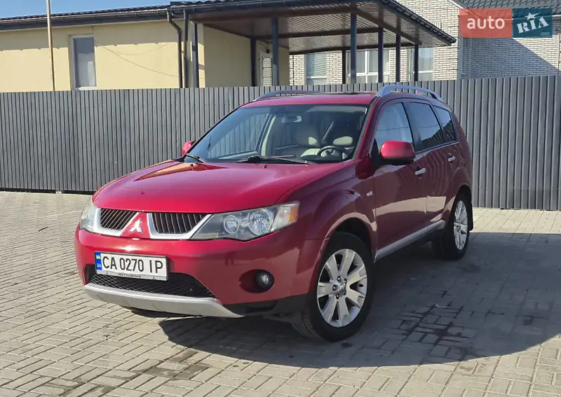 Mitsubishi Outlander XL