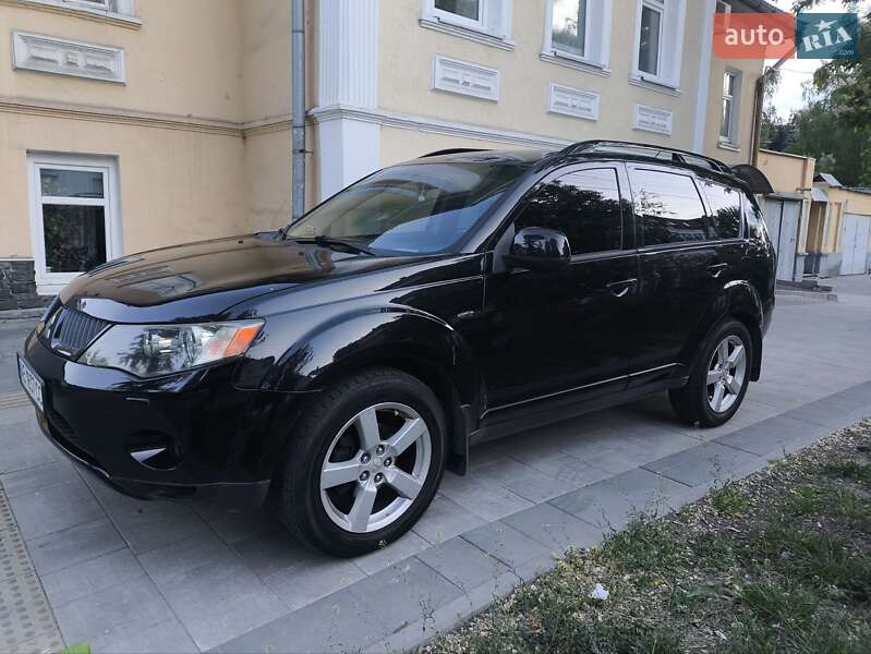 Mitsubishi Outlander XL