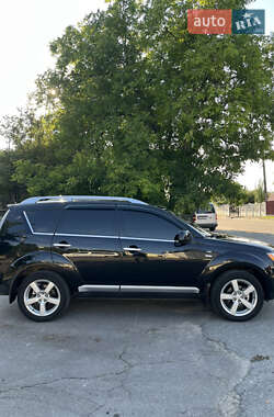 Mitsubishi Outlander XL  2008