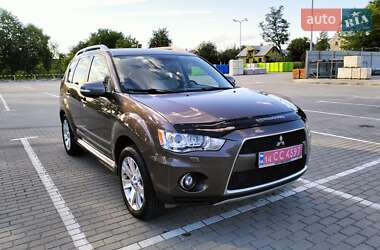 Mitsubishi Outlander XL  2010