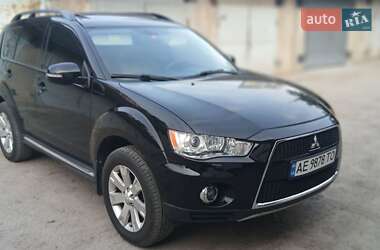 Mitsubishi Outlander XL  2011
