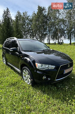 Mitsubishi Outlander XL  2010
