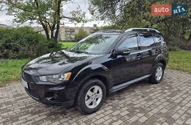 Mitsubishi Outlander XL  2010