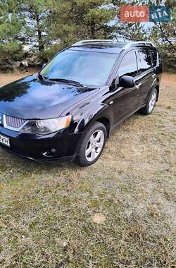 Mitsubishi Outlander XL  2008