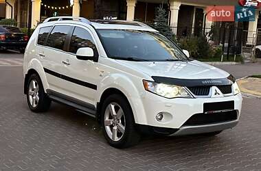Mitsubishi Outlander XL  2010