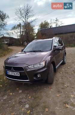 Mitsubishi Outlander XL  2010