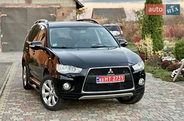 Mitsubishi Outlander XL  2012