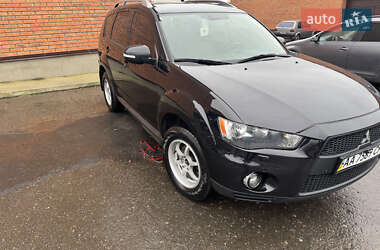 Mitsubishi Outlander XL  2010