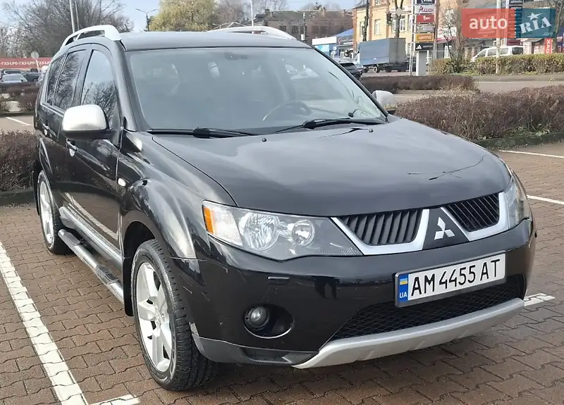 Mitsubishi Outlander XL