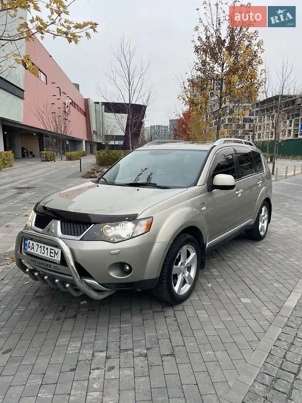 Mitsubishi Outlander XL