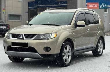 Mitsubishi Outlander XL  2008