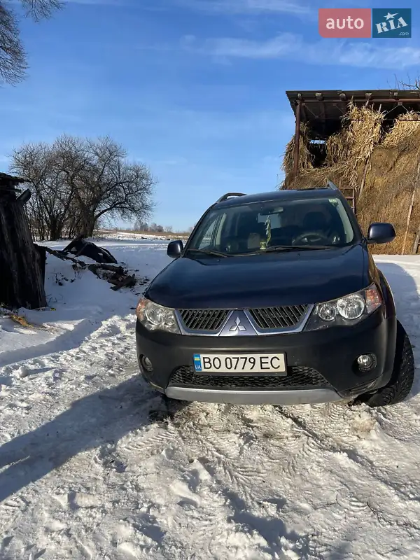 Mitsubishi Outlander XL