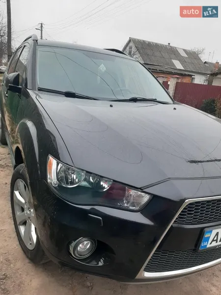 Mitsubishi Outlander XL 2011