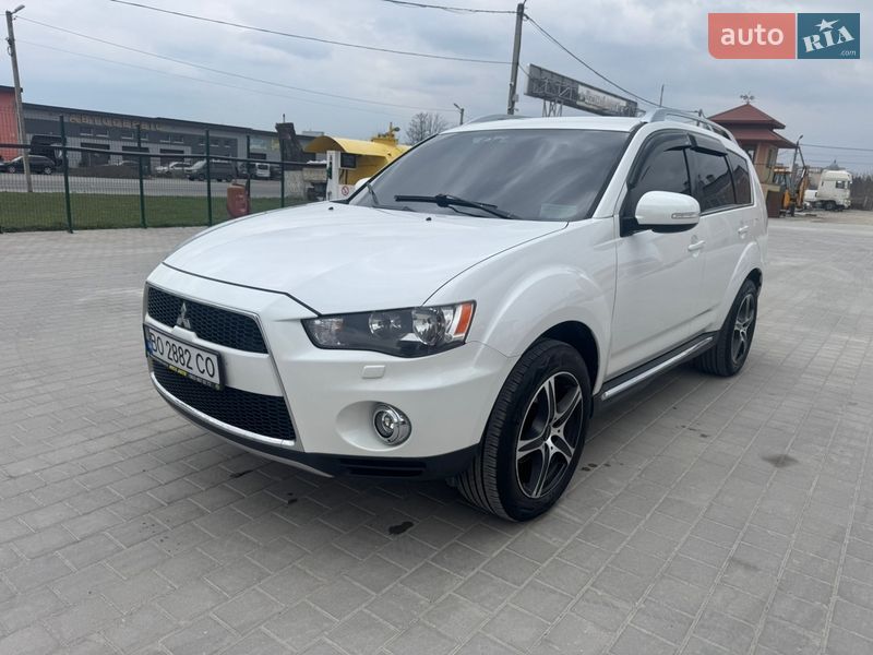 Mitsubishi Outlander XL