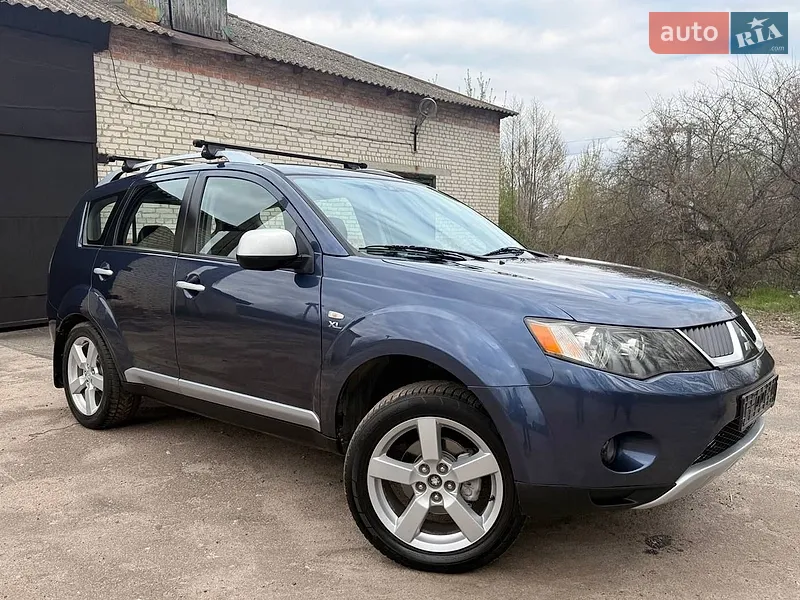 Mitsubishi Outlander XL