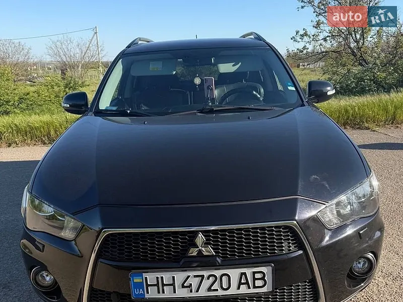 Mitsubishi Outlander XL 2011