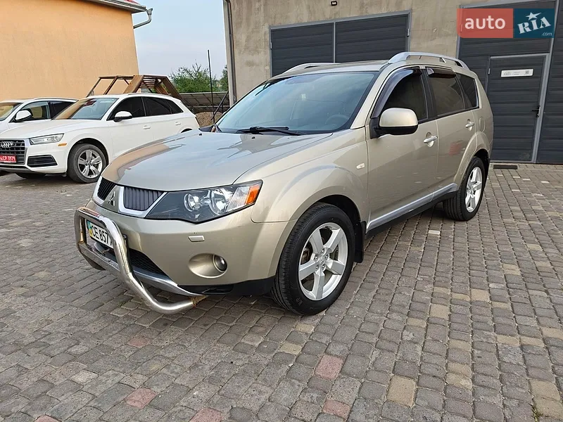 Mitsubishi Outlander XL