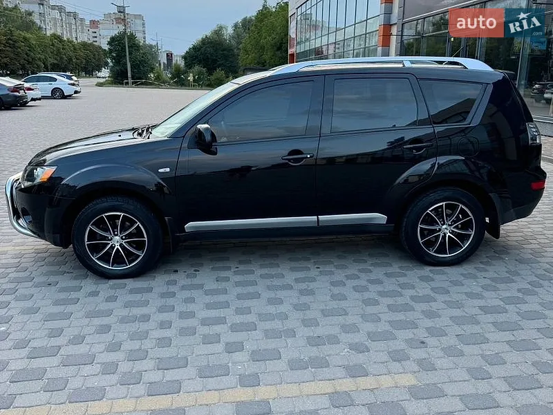 Mitsubishi Outlander XL