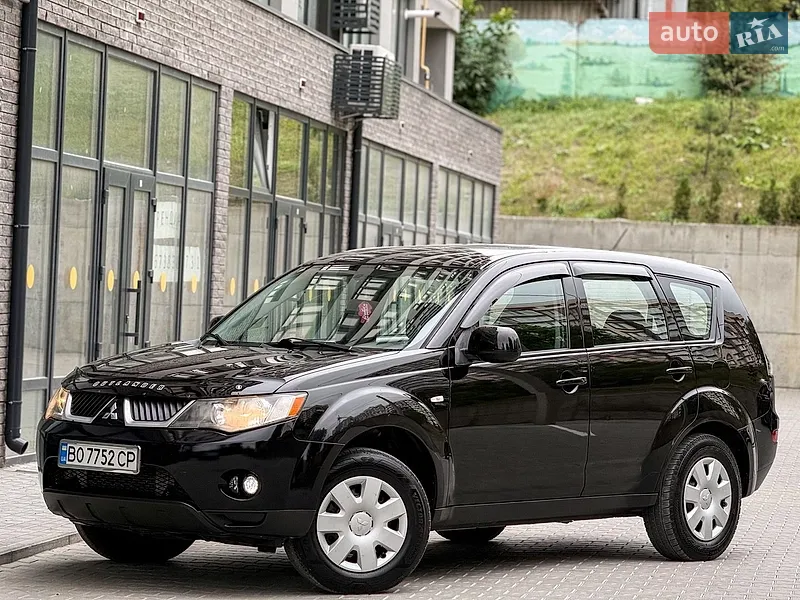 Mitsubishi Outlander XL