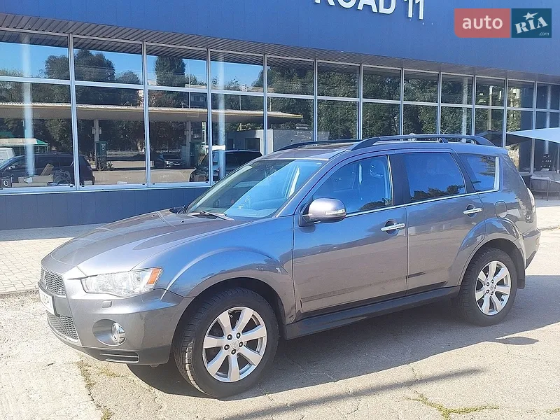 Mitsubishi Outlander XL