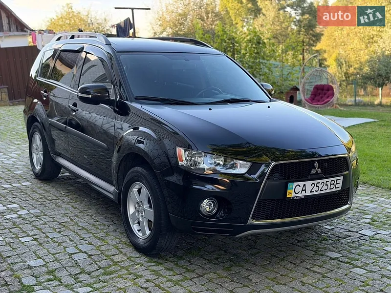 Mitsubishi Outlander XL 2011
