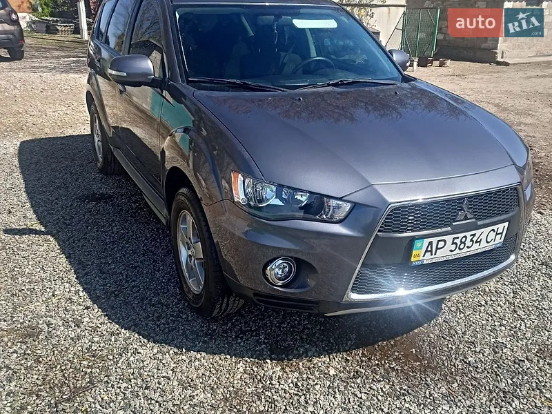 Mitsubishi Outlander XL