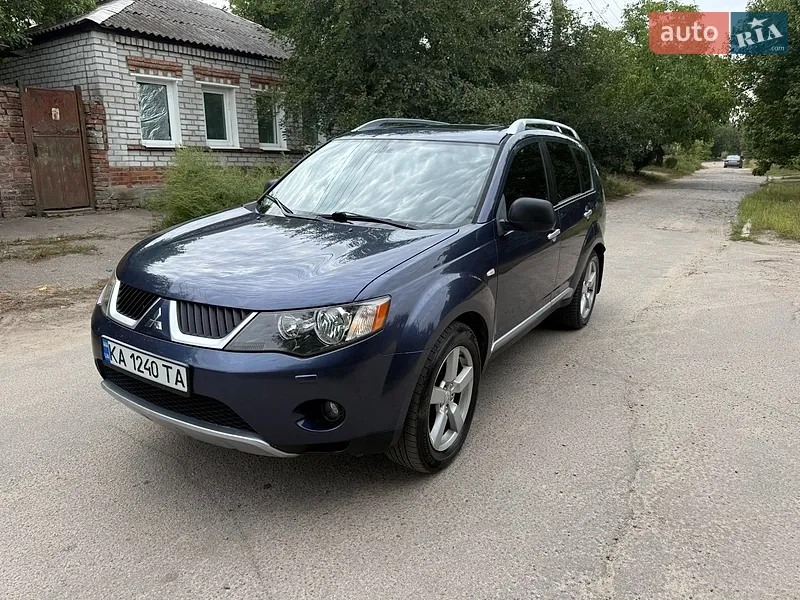 Mitsubishi Outlander XL