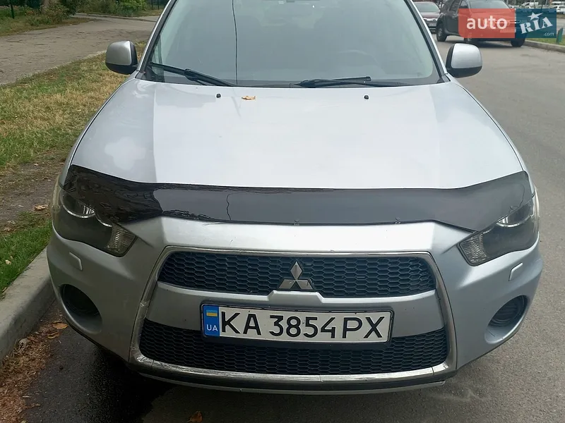 Mitsubishi Outlander XL
