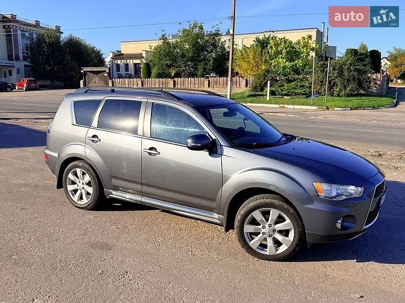 Mitsubishi Outlander XL 2011