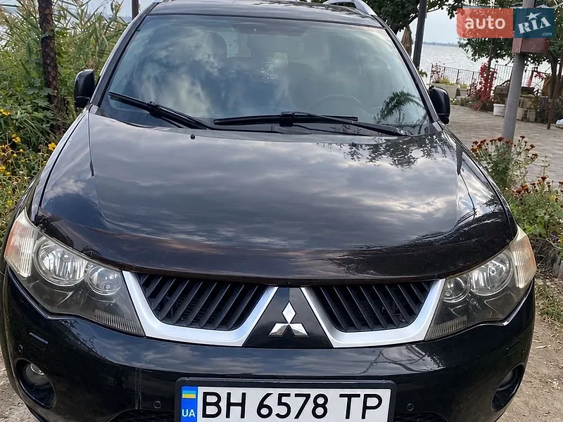 Mitsubishi Outlander XL