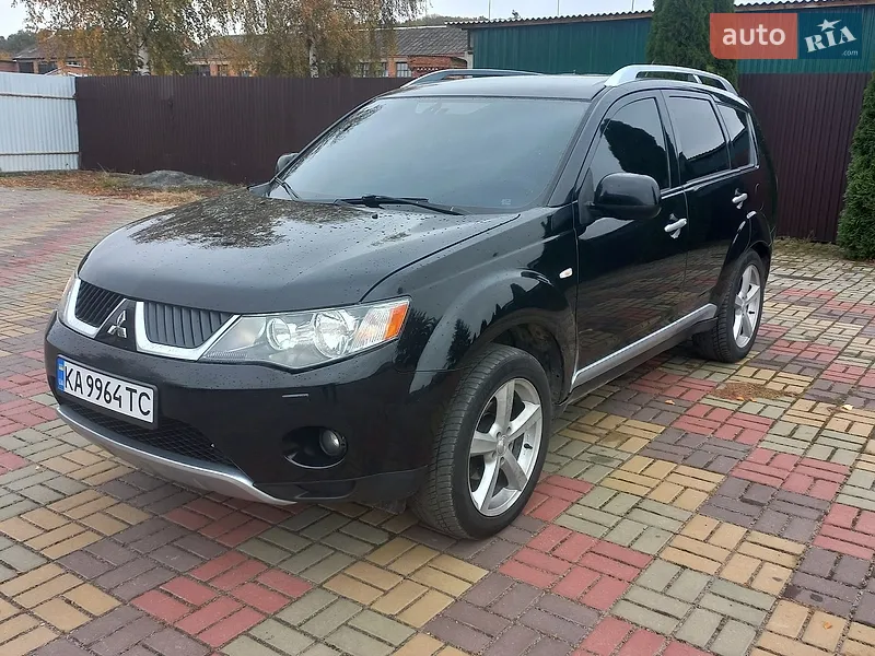 Mitsubishi Outlander XL