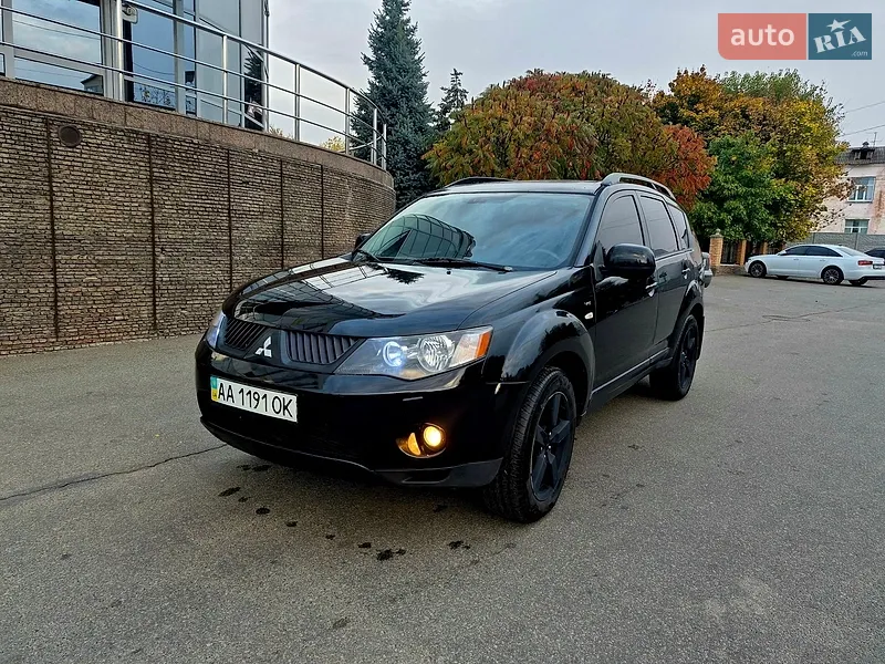 Mitsubishi Outlander XL