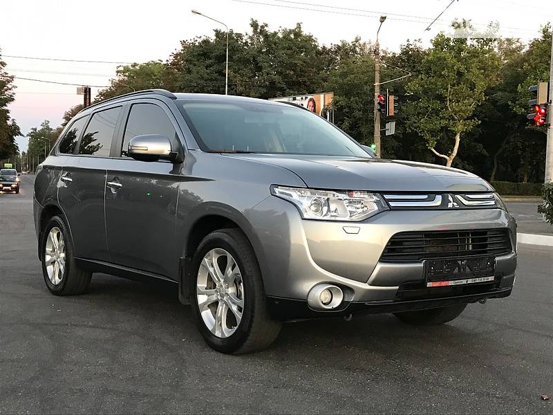 Mitsubishi Outlander 2014 года