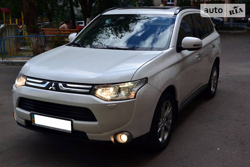 Mitsubishi Outlander 2013 года