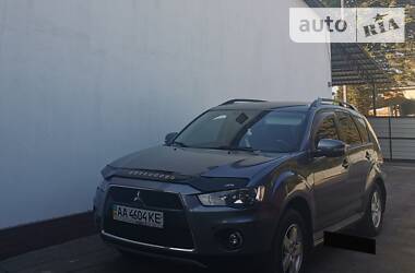 Mitsubishi Outlander  2011