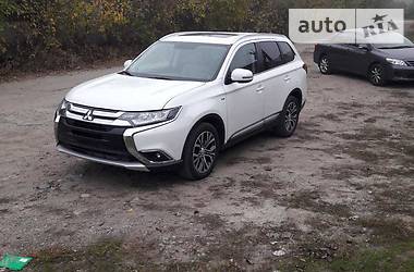 Mitsubishi Outlander  2016