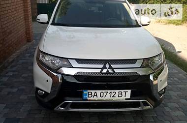 Mitsubishi Outlander INVITE 2018