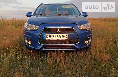 Mitsubishi Outlander  2015